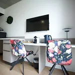 Arrow Hotel